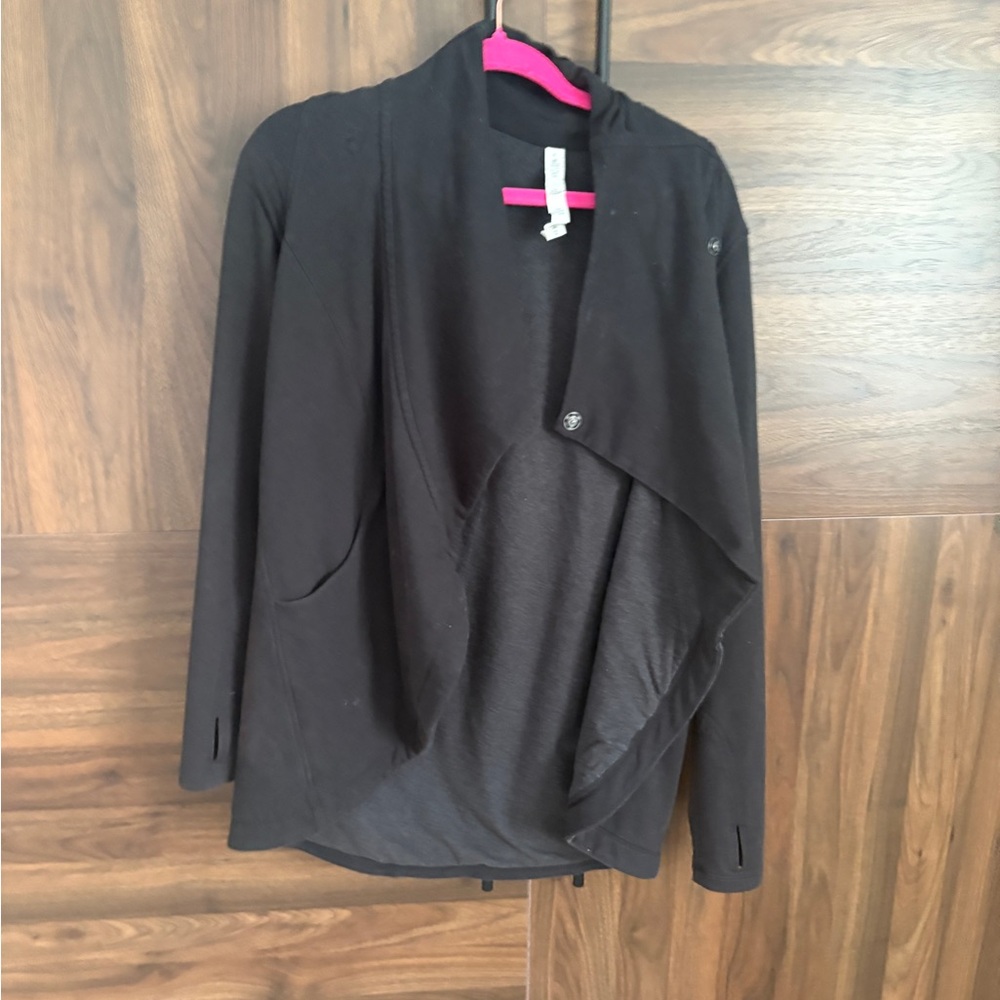 Lululemon Athletica size 6 wrap style top